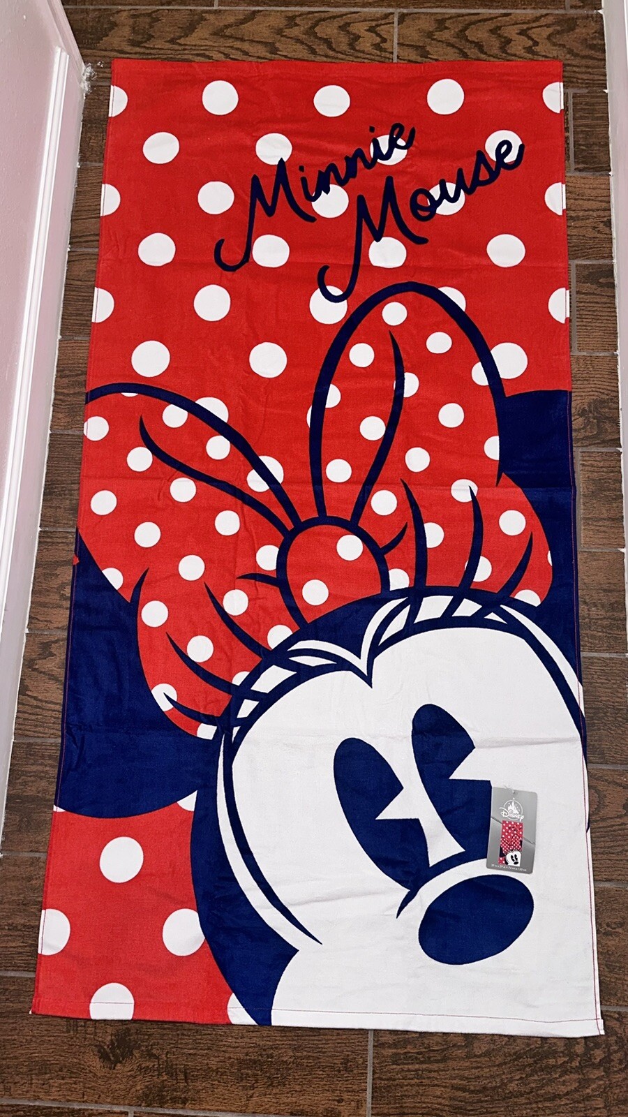 Brand New Disney Minnie Mouse Polka Dot Beach Towel 29in X 59in X 74in X 150in
