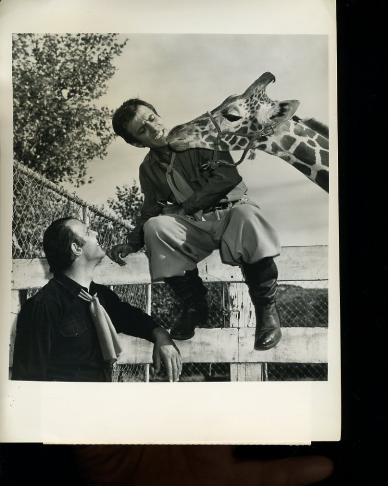 MICHAEL CONRAD COWBOY IN AFRICA 12/21/67 TV 7X9 PHOTO X2533