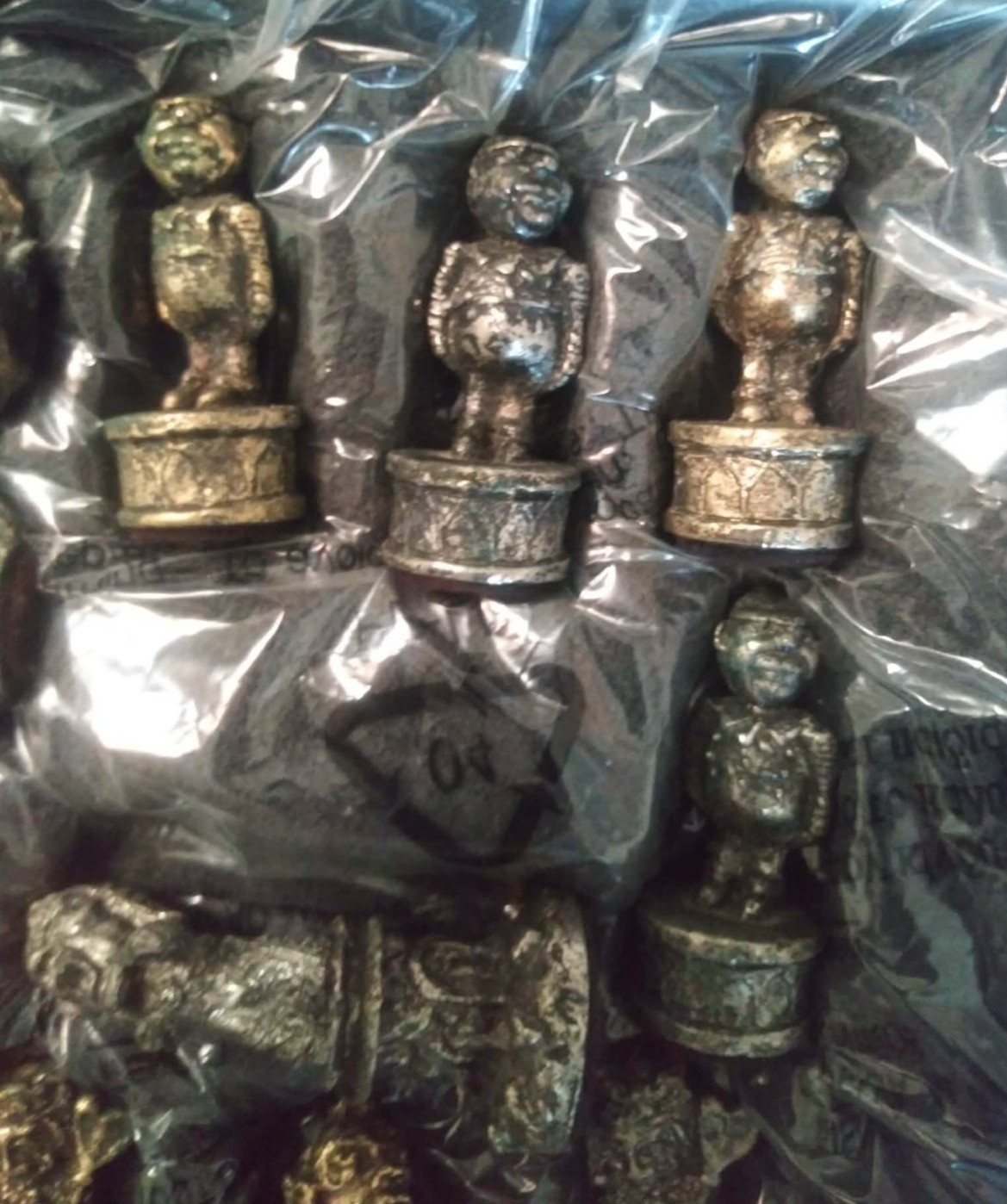 Vintage Masters Collection ALICE IN WONDERLAND Metal Chess pieces