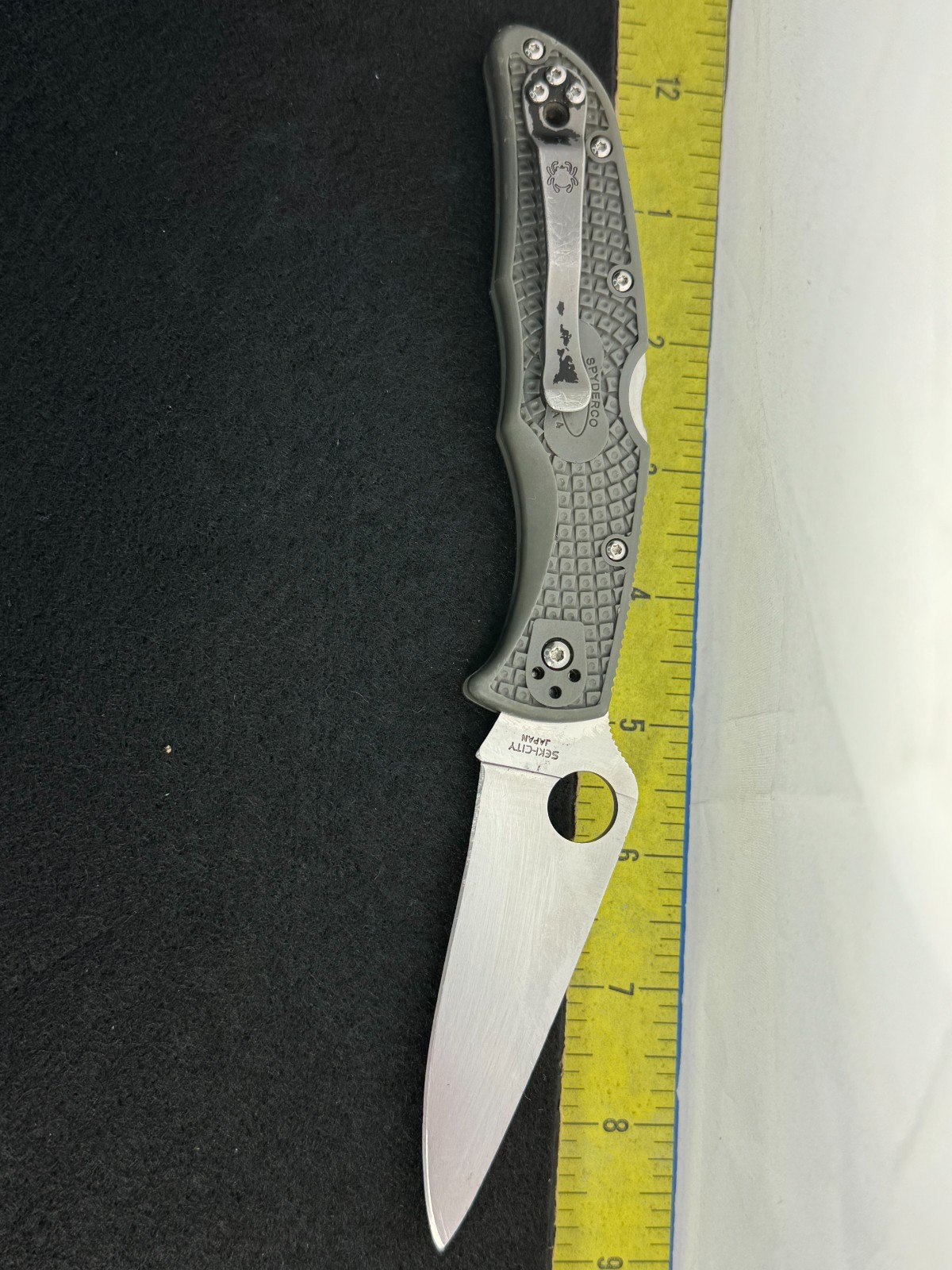 Spyderco Endura 4 Knife FRN Gray Plain Edge VG-10 Blade Seki City Japan