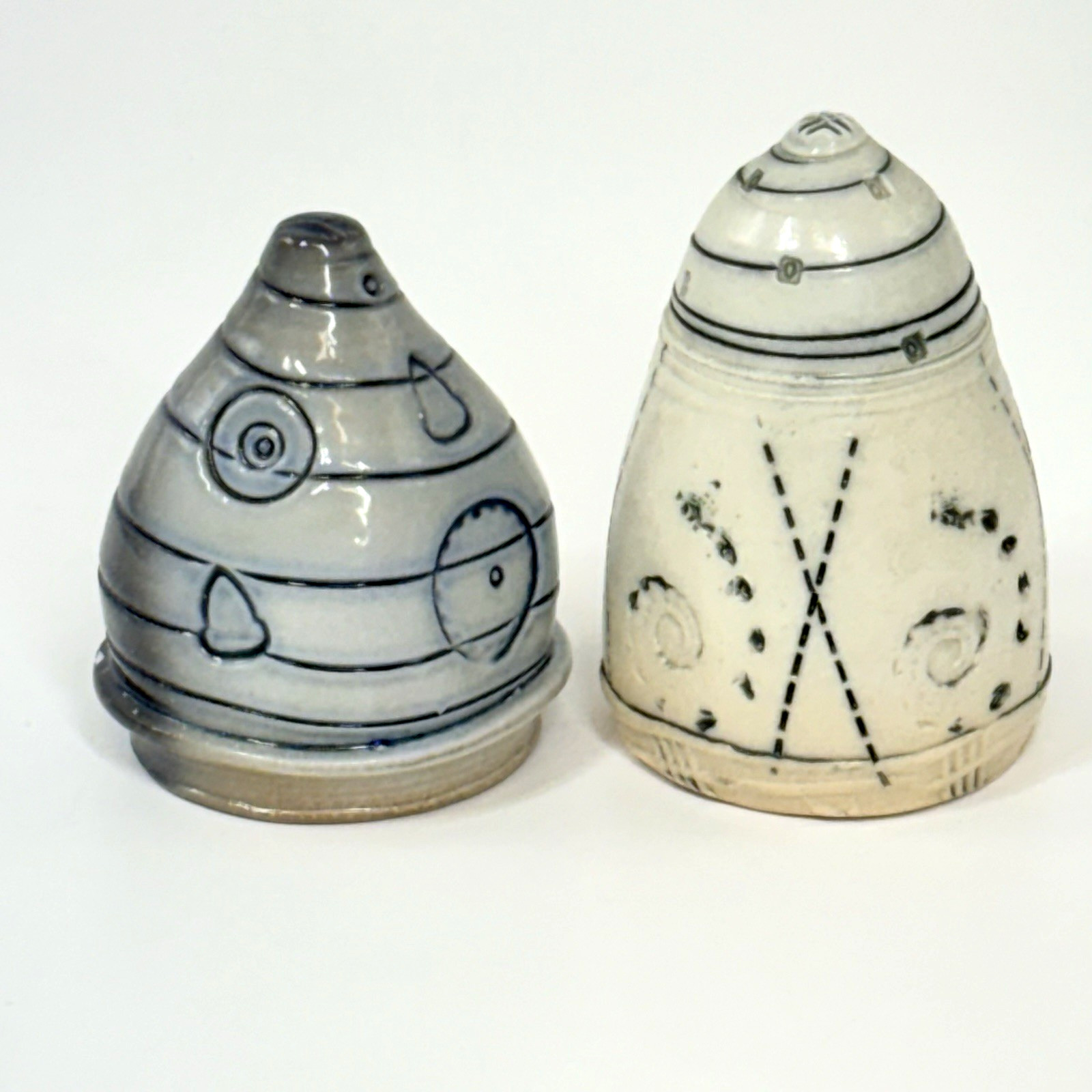 Bob Cheryl Husby Salt Pepper Shakers Bee Hive Skep Art Pottery Blue White Gray