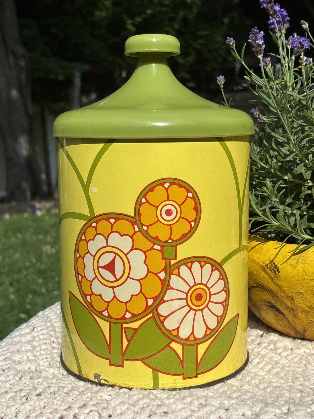 VTG 1970’s Floral Vibrant Metal Canister Flower Power Groovy Pantry Queen 10”
