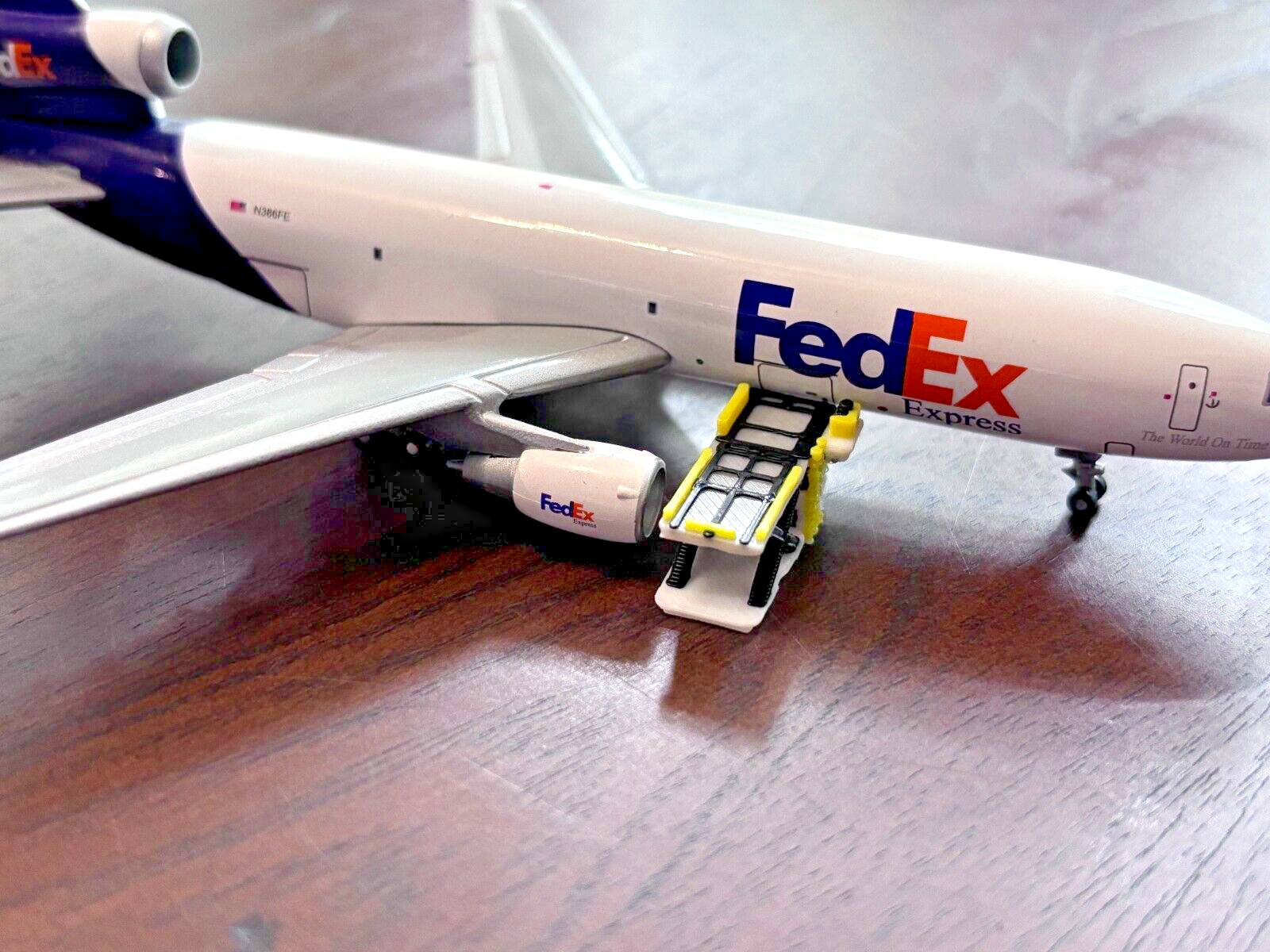 1:400 Model Airport Accessories – 6 Piece Airplane Cargo Loader Set (3D Printed)