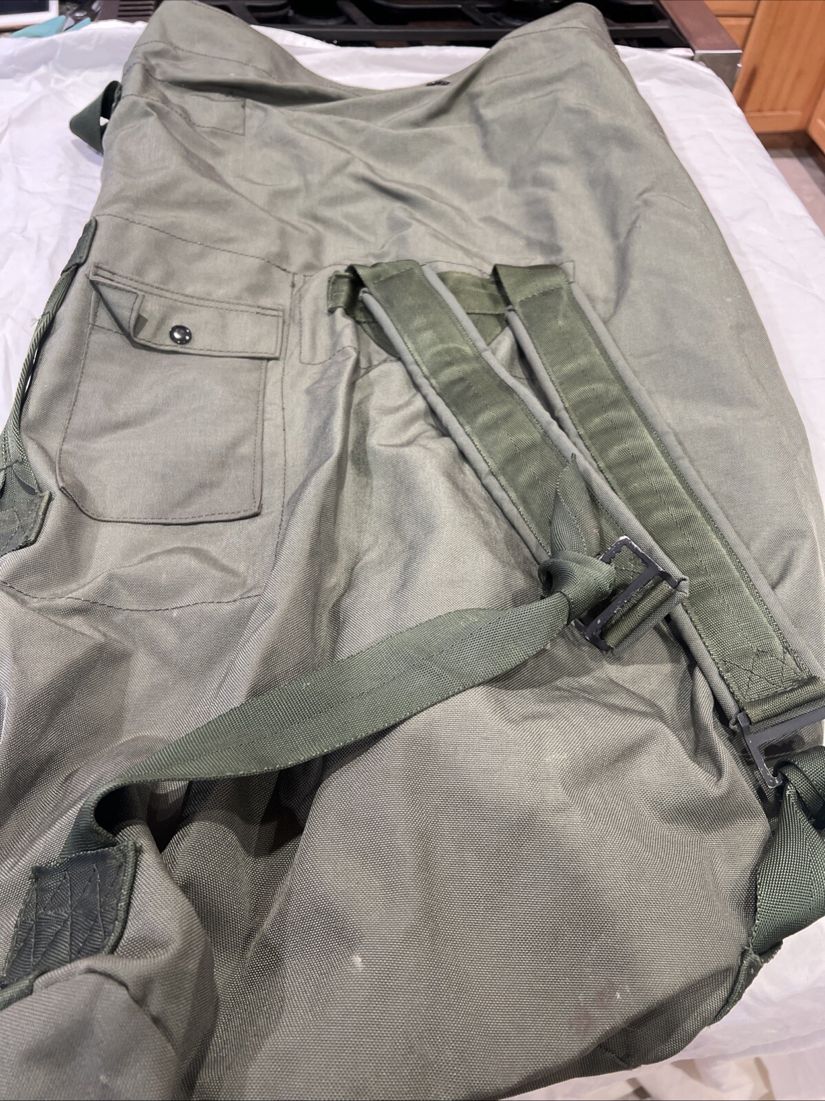 Military Duffle Bag USGI OD Green Nylon Sea Bag Carry Straps Army Duffel ( Read)