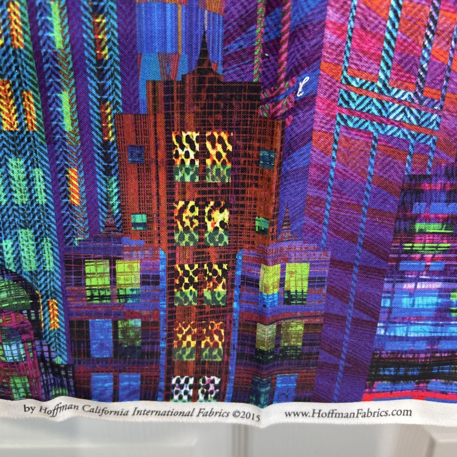Hoffman Spectrum Print Skylines Panel Cotton Quilting Sewing Fabric 1 Yd N4234