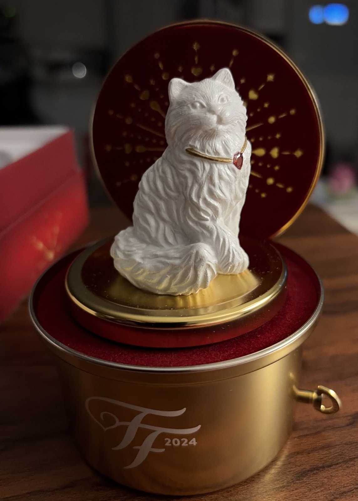 FANCY FEAST 2024 Cat ORN Christmas MUSIC BOX 40th Anniv Ornament NEW STO2-340