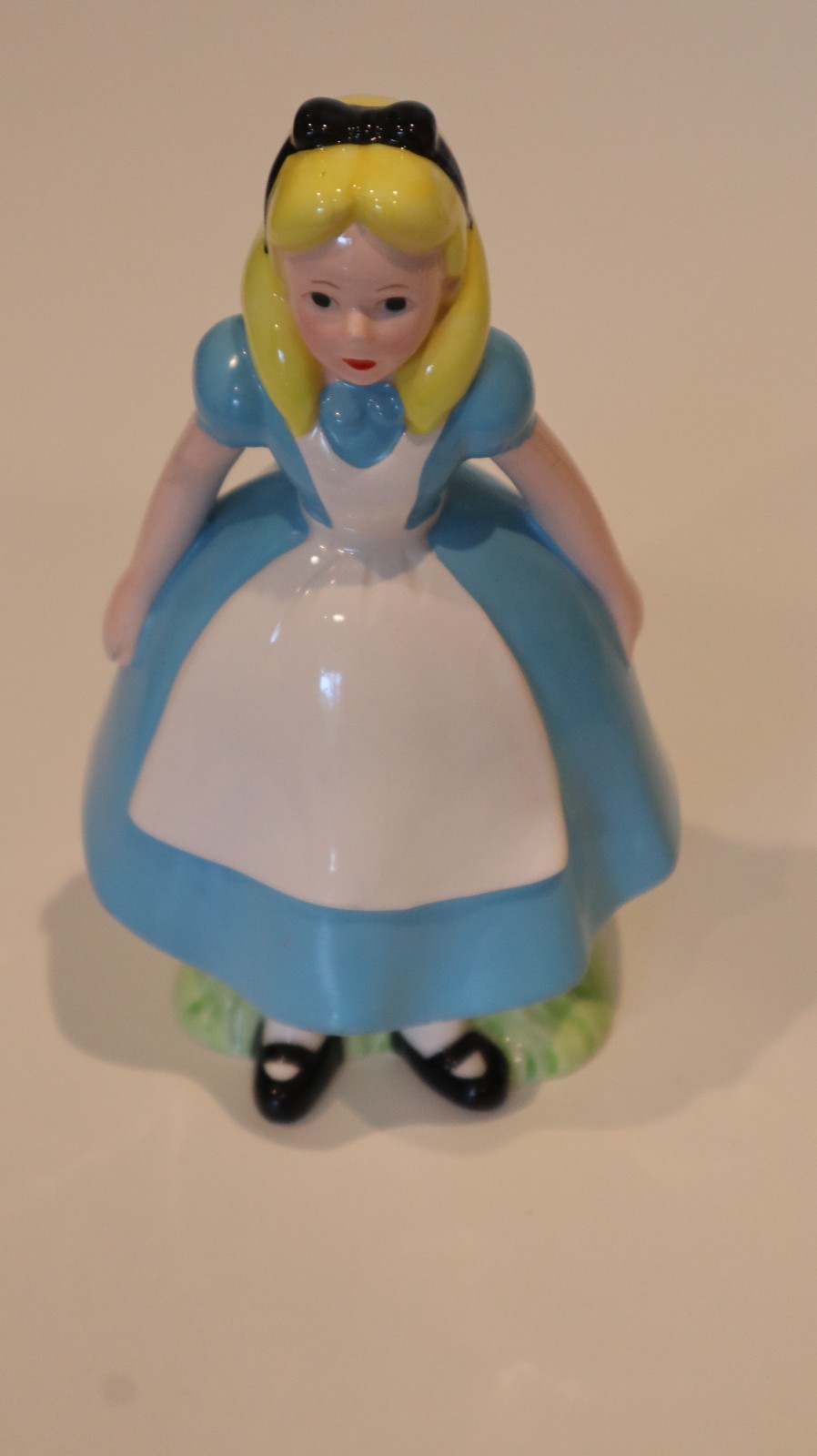 Vintage Disney Alice in Wonderland Ceramic Porcelain Figurine Japan
