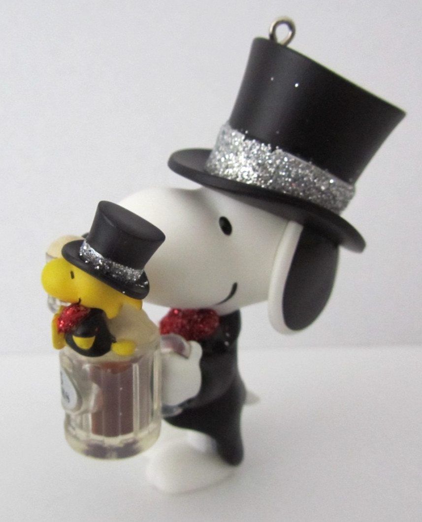 2022 Hallmark Special Edition Spotlight On Snoopy Ornament 25th Anniversary
