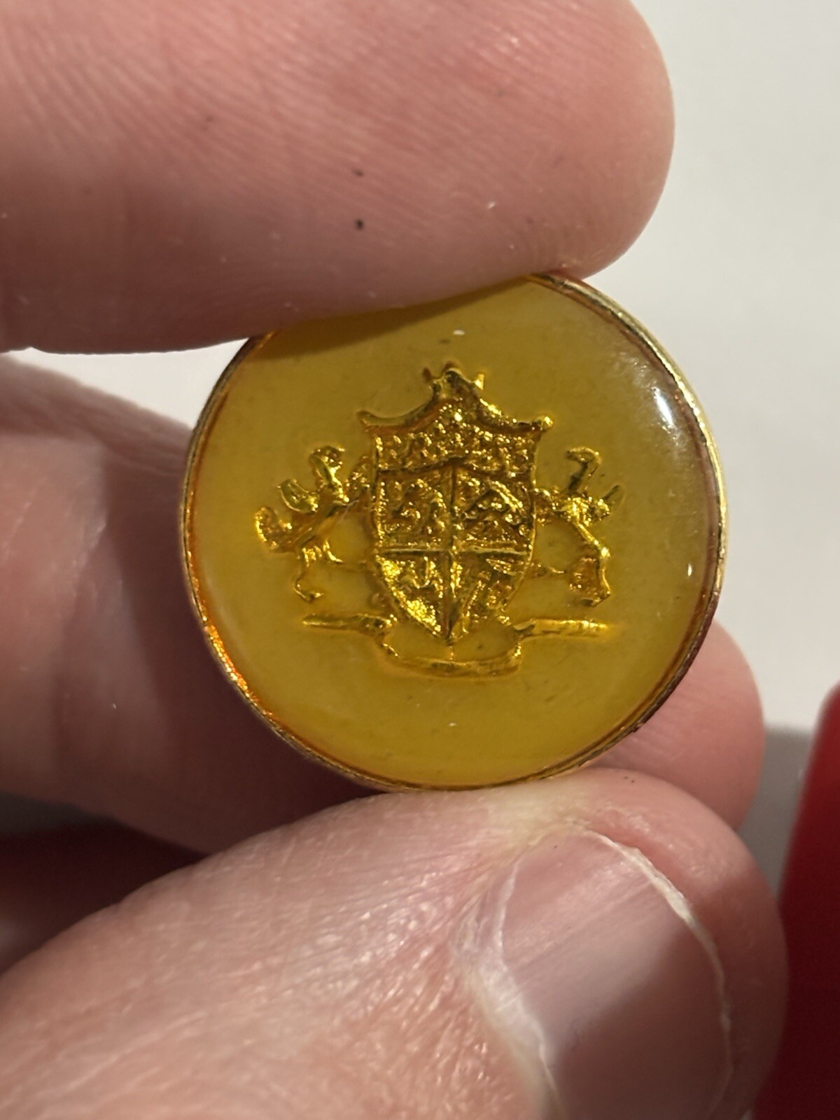 Lot 117 Metal Brass Tone Enameled Coat Of Arms Round Buttons Vintage 19mm