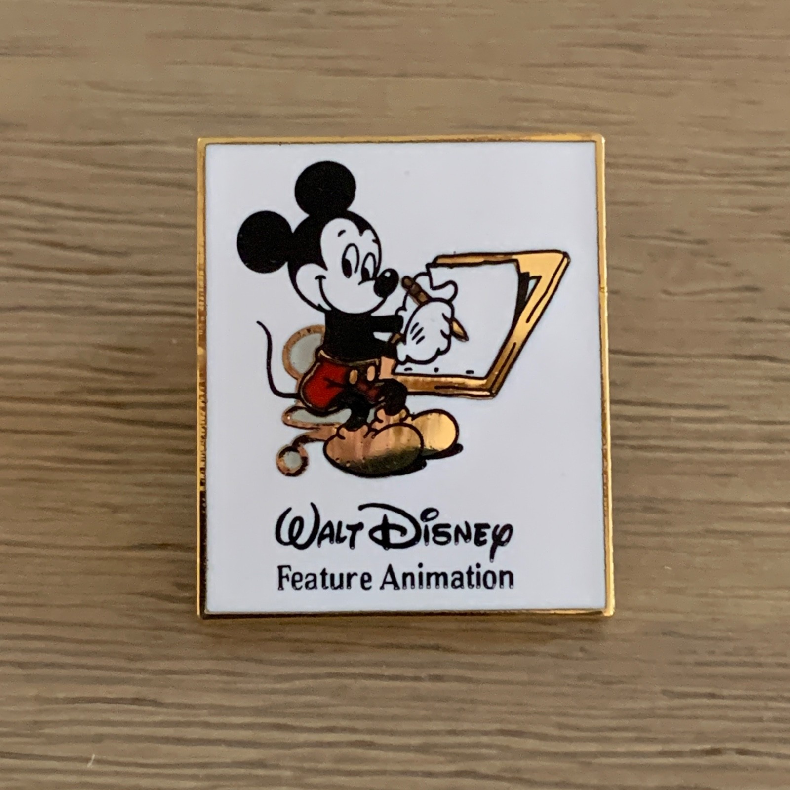 RARE! CAST MEMBER WALT DISNEY FEATURE ANIMATION PIN – MICKEY MOUSE