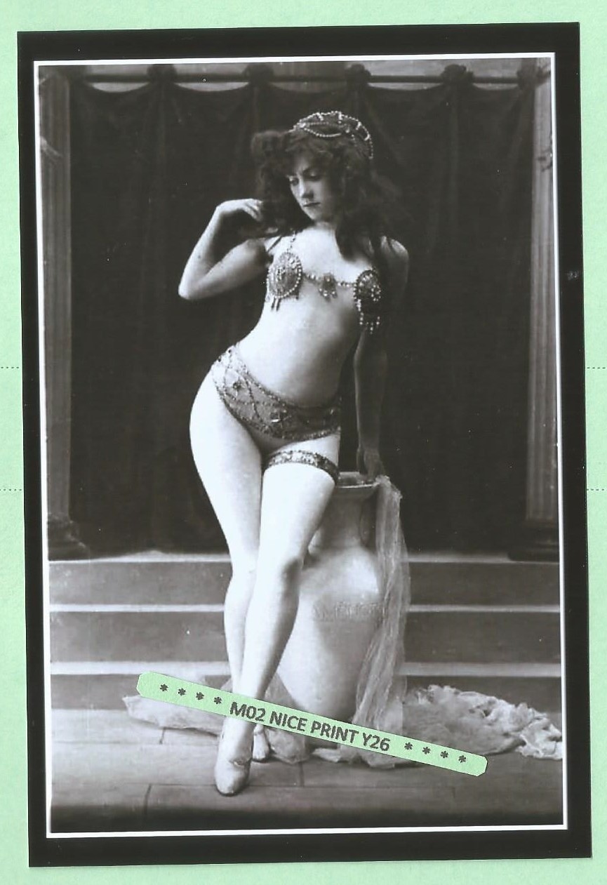 Found PHOTO of a 1910’s Pretty Beautiful French Burlesque Performer