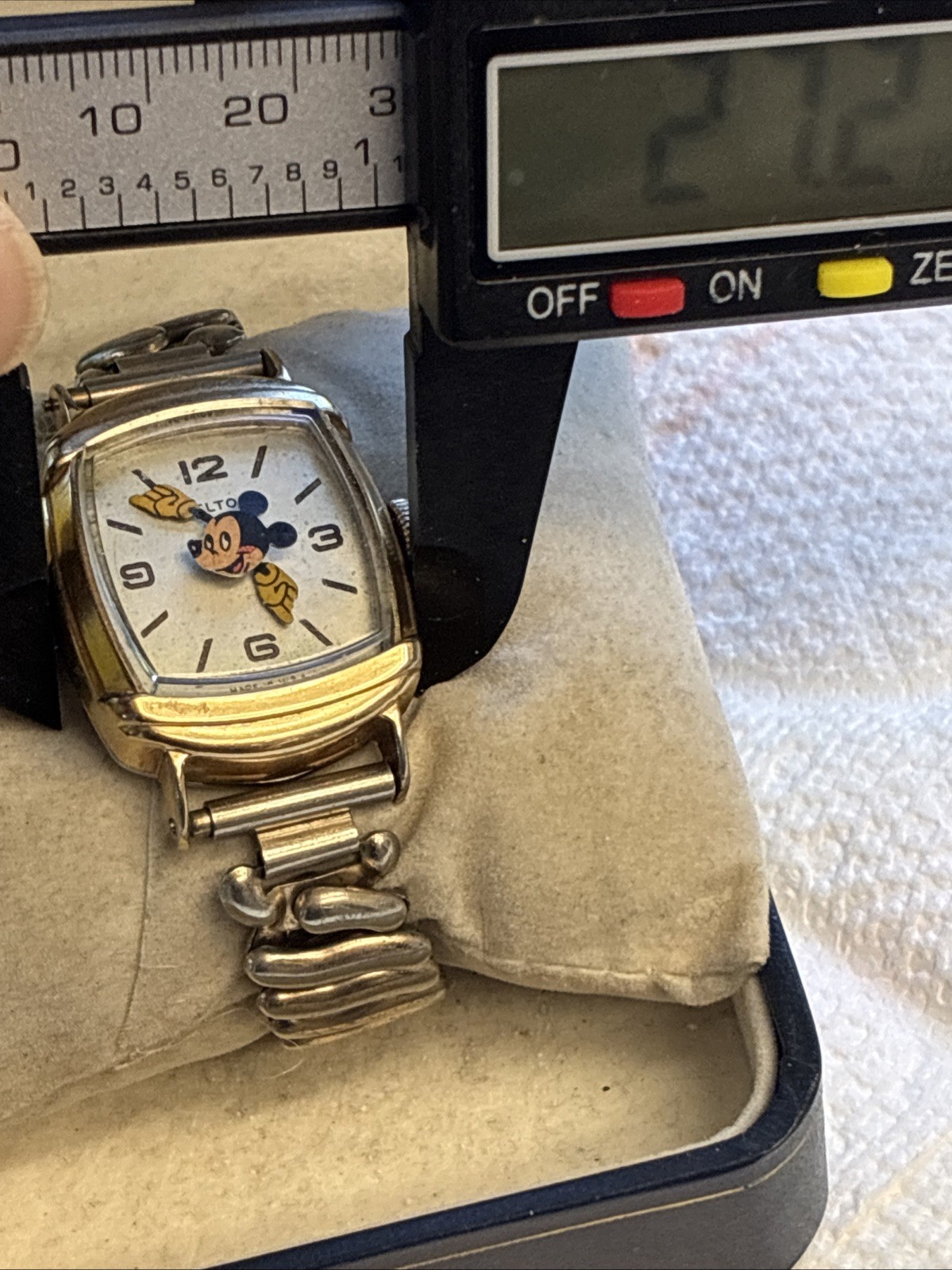 Rare WORKING 1946 Disney Mickey Mouse Face Manual Wind Watch Kelton