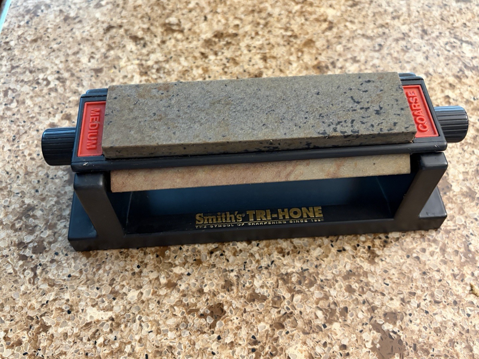 Smith’s Tri-Hone Stone Sharpening System 3Way Coarse, Medium, Fine