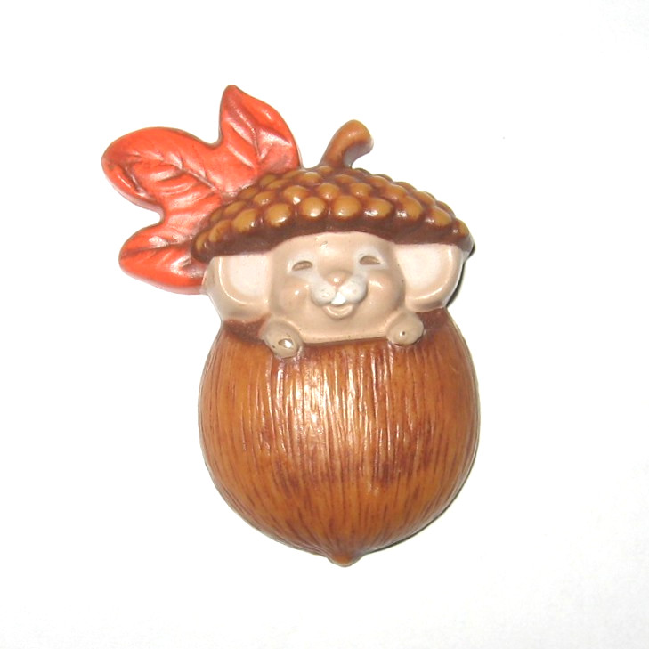 VTG Hallmark Thanksgiving Pin Mouse in Acorn Orange Leaf 1985 Brooch Plastic