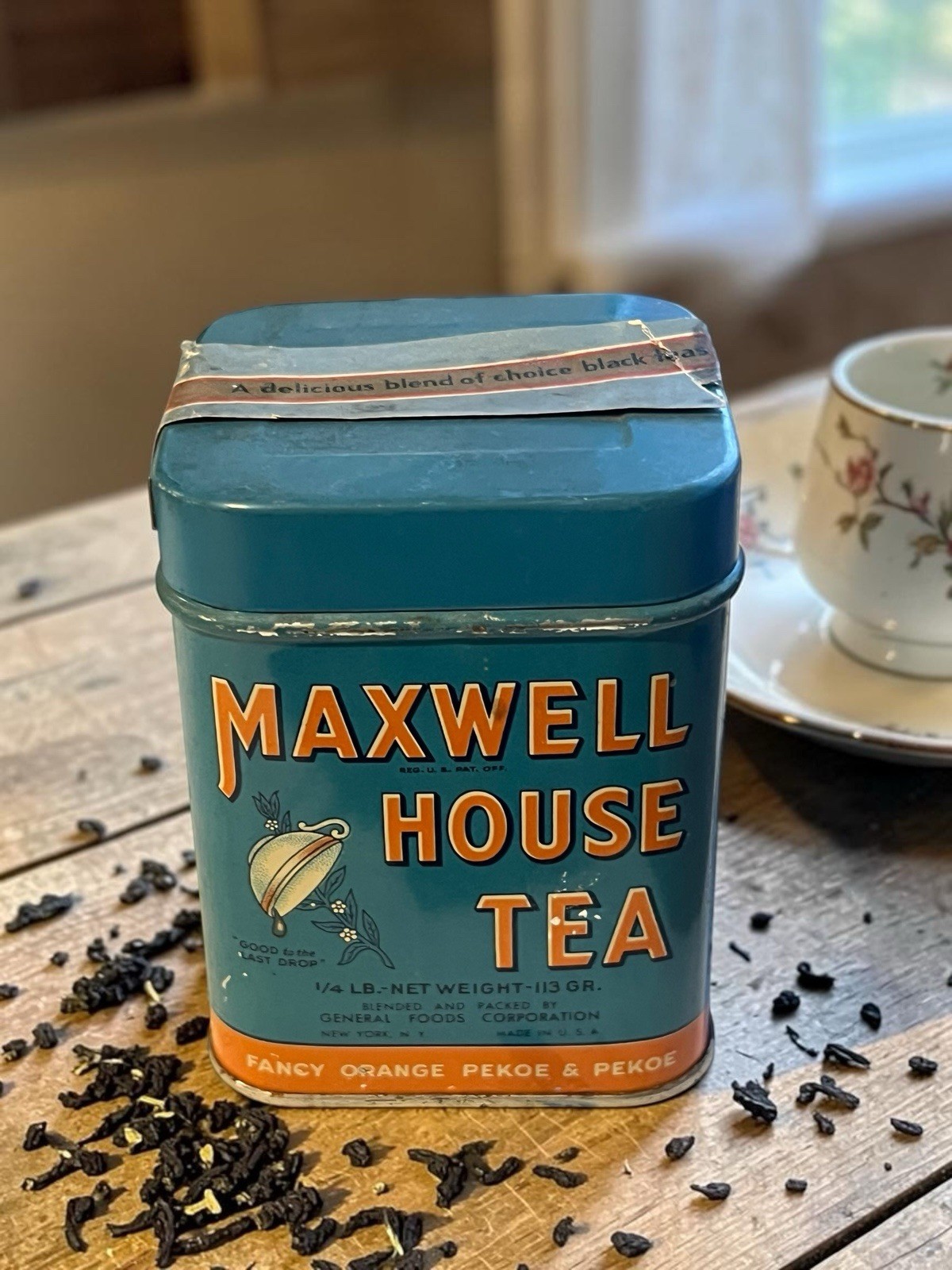 VINTAGE MAXWELL HOUSE TIN ORANGE PEKOE AND PEKOETEA MAXWELL W/contents