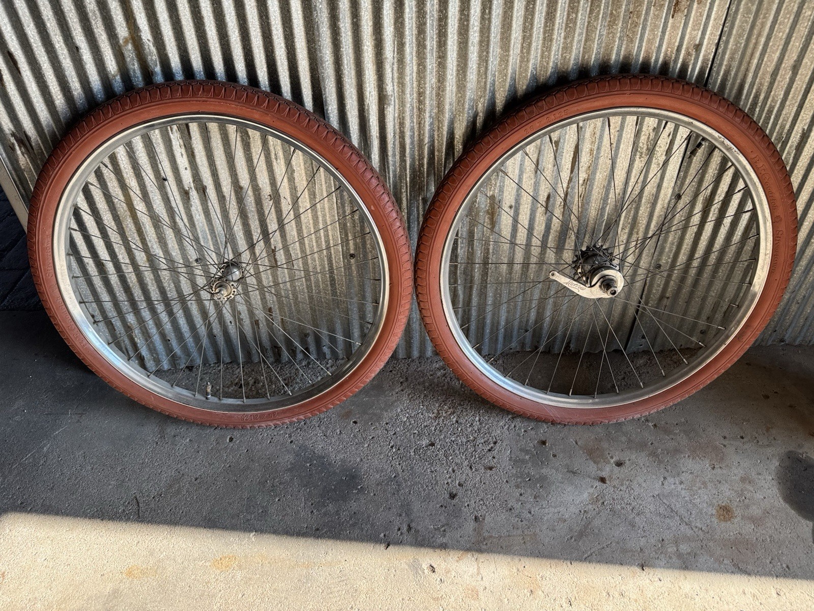 Prewar 26″ Bicycle Wheel Set & Tires Schwinn Morrow G3 1937 Clay BFGs Motorbike