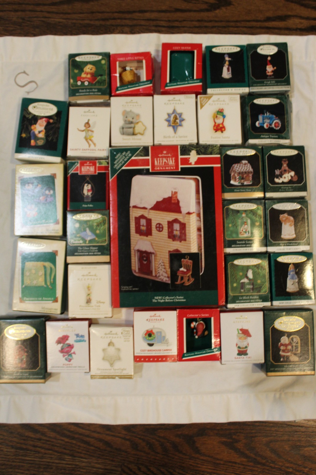 lot of 29 MINIATURE Hallmark Ornaments + Display case