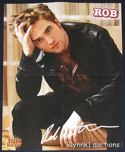 Robert Pattinson POSTER Centerfold 1686A Selena Gomez on the back