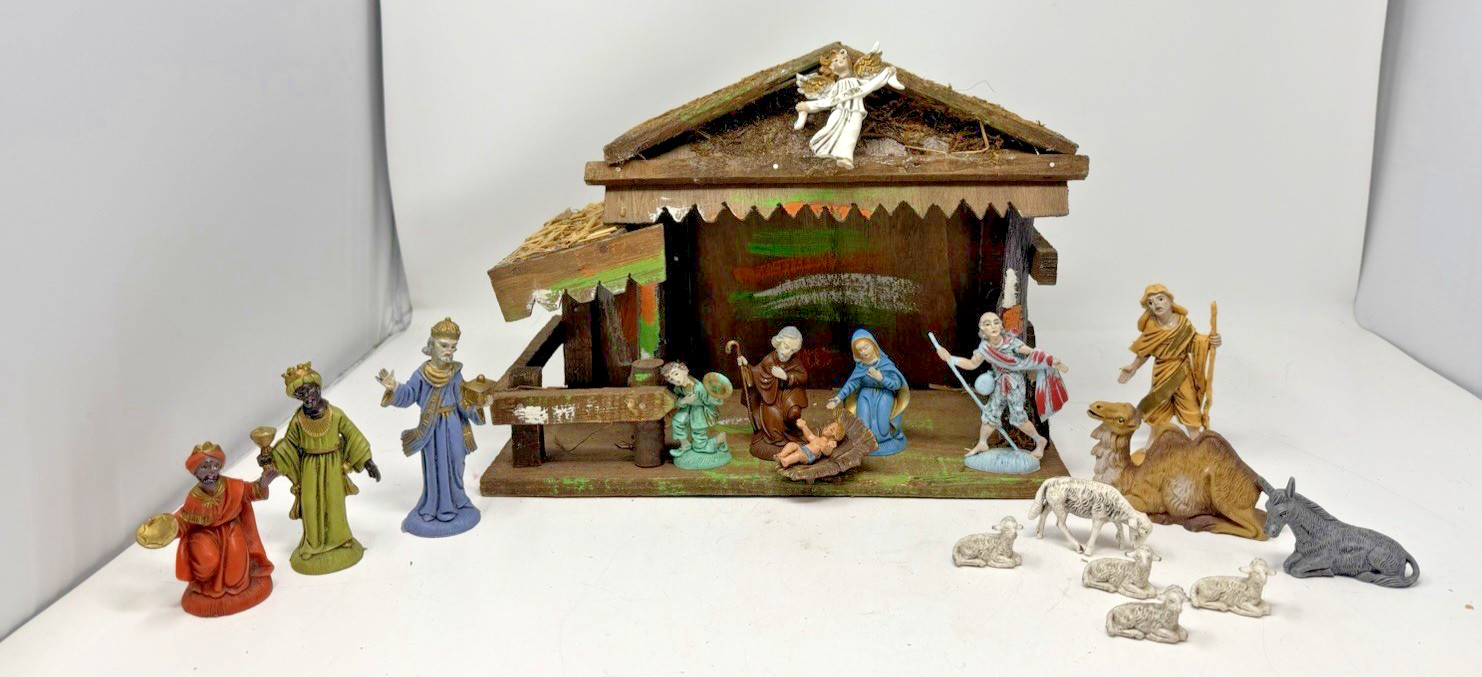Vtg Italy Nativity Set Of Christmas Figurines Plastic 17 pcs