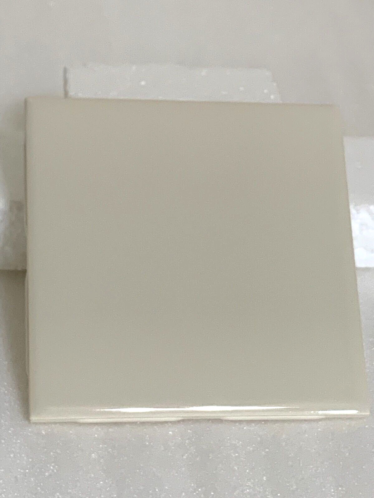 WENCZEL CERAMIC TILE 4 5/16 X 4 5/16 ALMOND/BONE #280 GLOSS