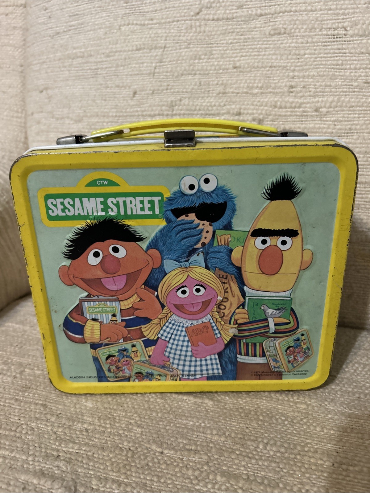 VTG 1979 Sesame Street Aladdin Industries Metal Lunch Box Muppets No Thermos