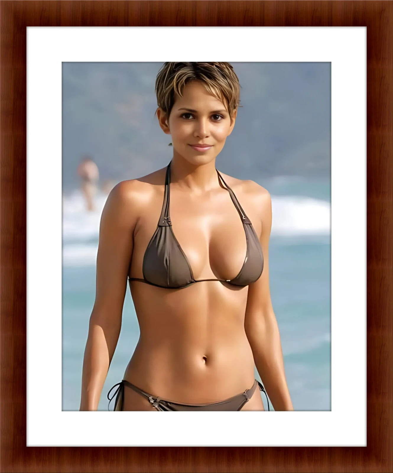 Halle Berry 8.5 x 11 Candid Color Unframed Collectable Photograph