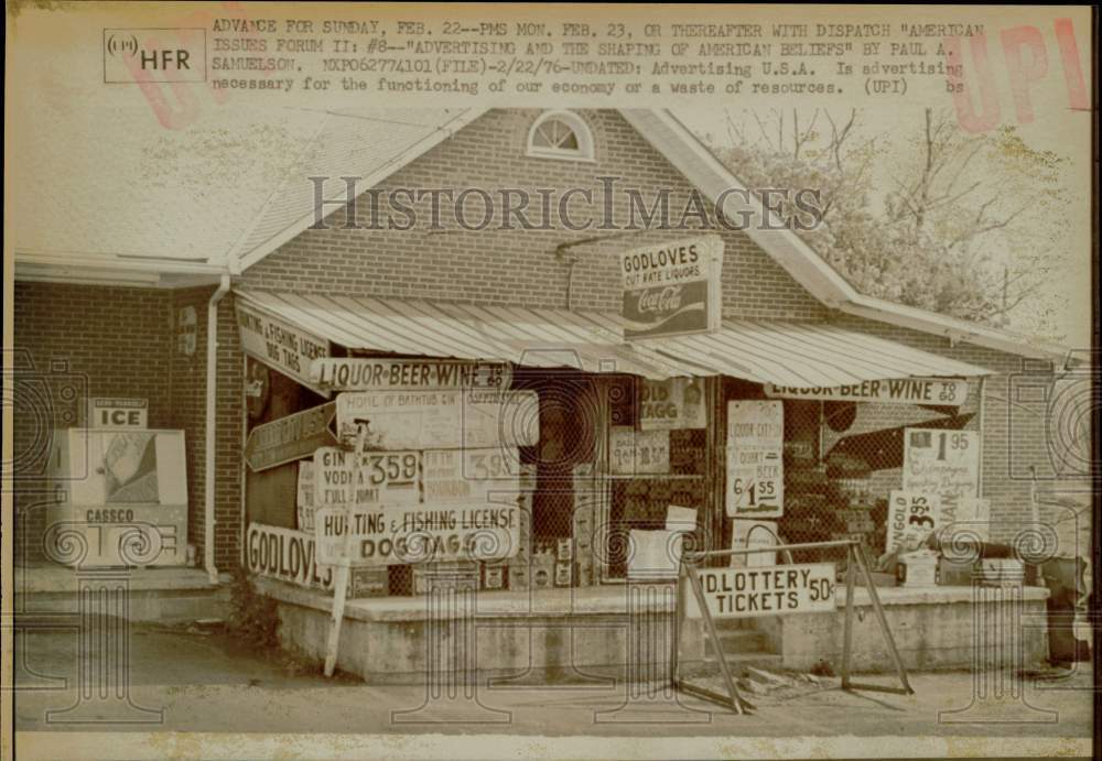 1976 Press Photo General store showing numerous different advertising signs