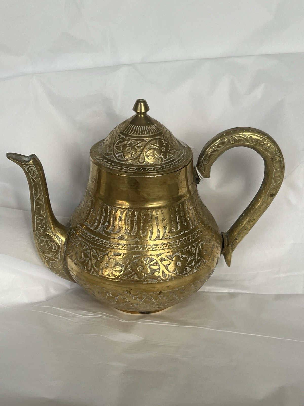 Vintage engraved brass, Moroccan ￼Tea Pot w/ Lid 1.5 Cup 6.5in H x 7in L