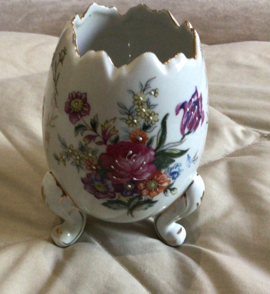 Vintage White Hand Painted Porcelain Cracked Egg Vase Footed Floral Gold Trim