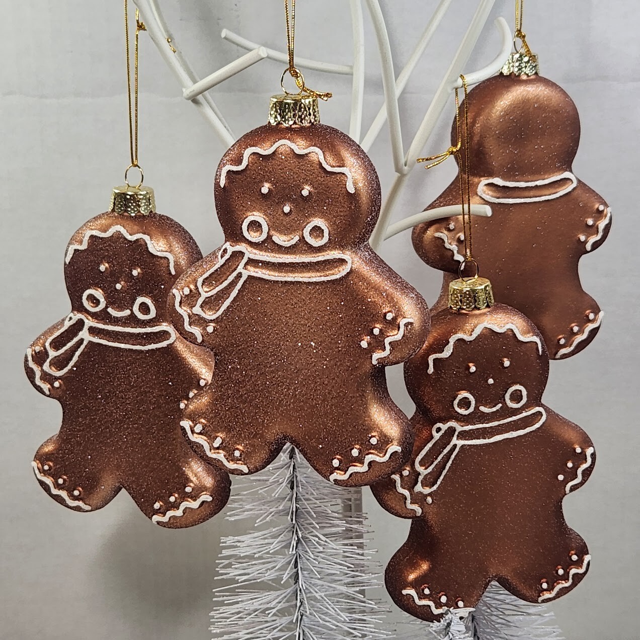 Grandin Road Mouth Blown Glass Set of 4 Gingerbread Men White Icing Detail NIP