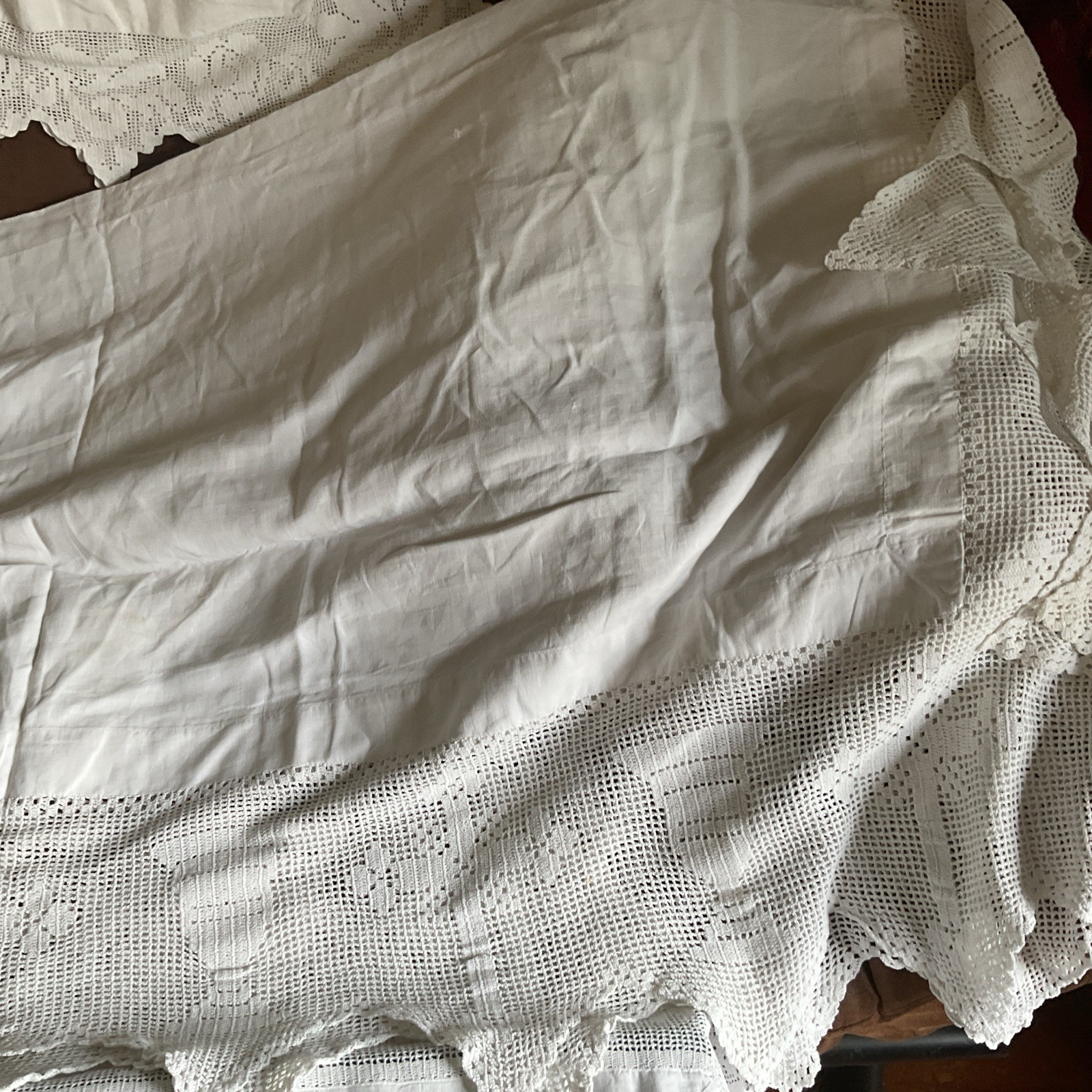 Vintage Job Lot 4 Of Table Cloths Linen & Cotton Embroidered Different Sizes