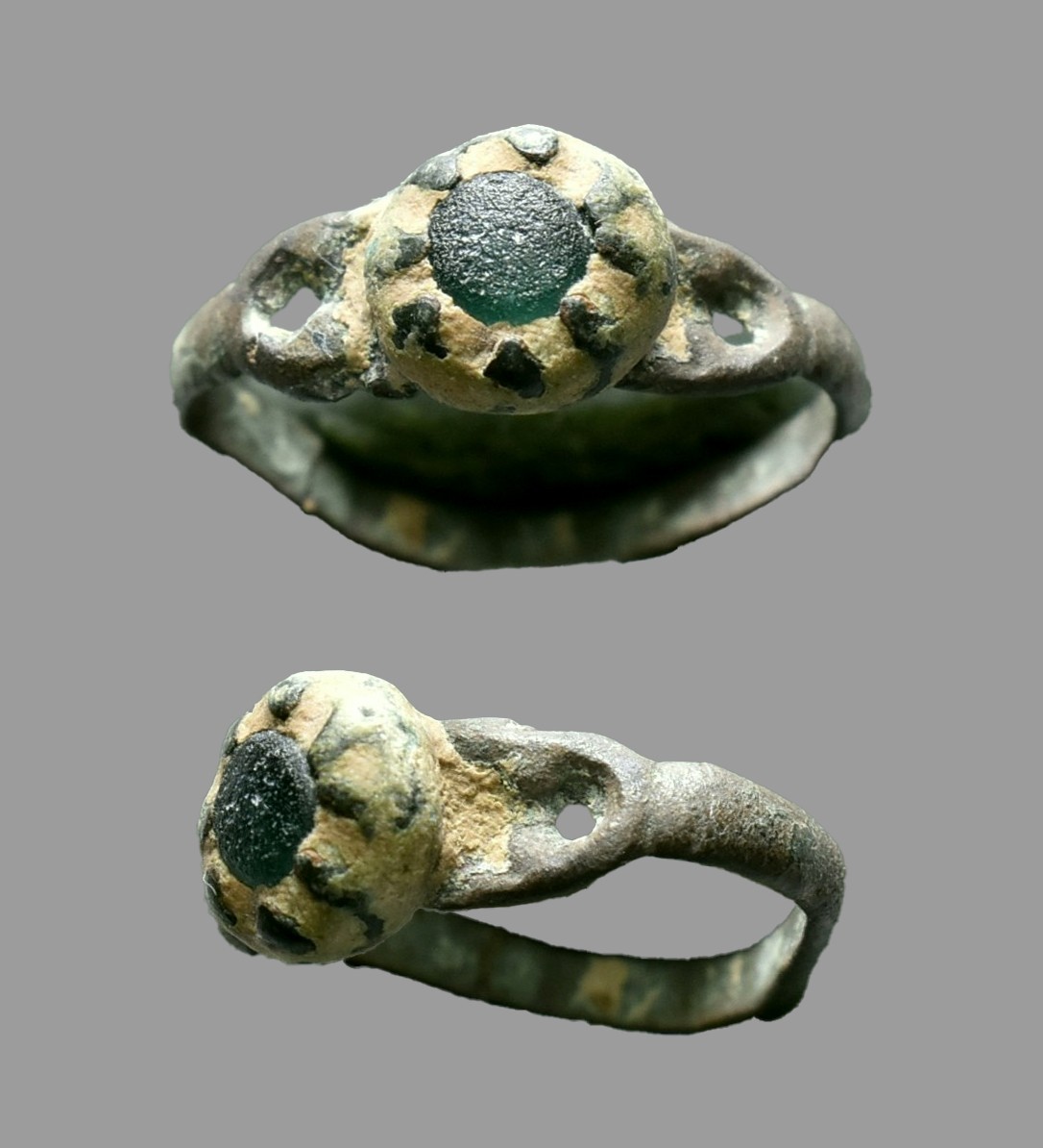 Crusader Period Gemstone Ring Bronze Crown Bezel Medieval Jerusalem Kingdom