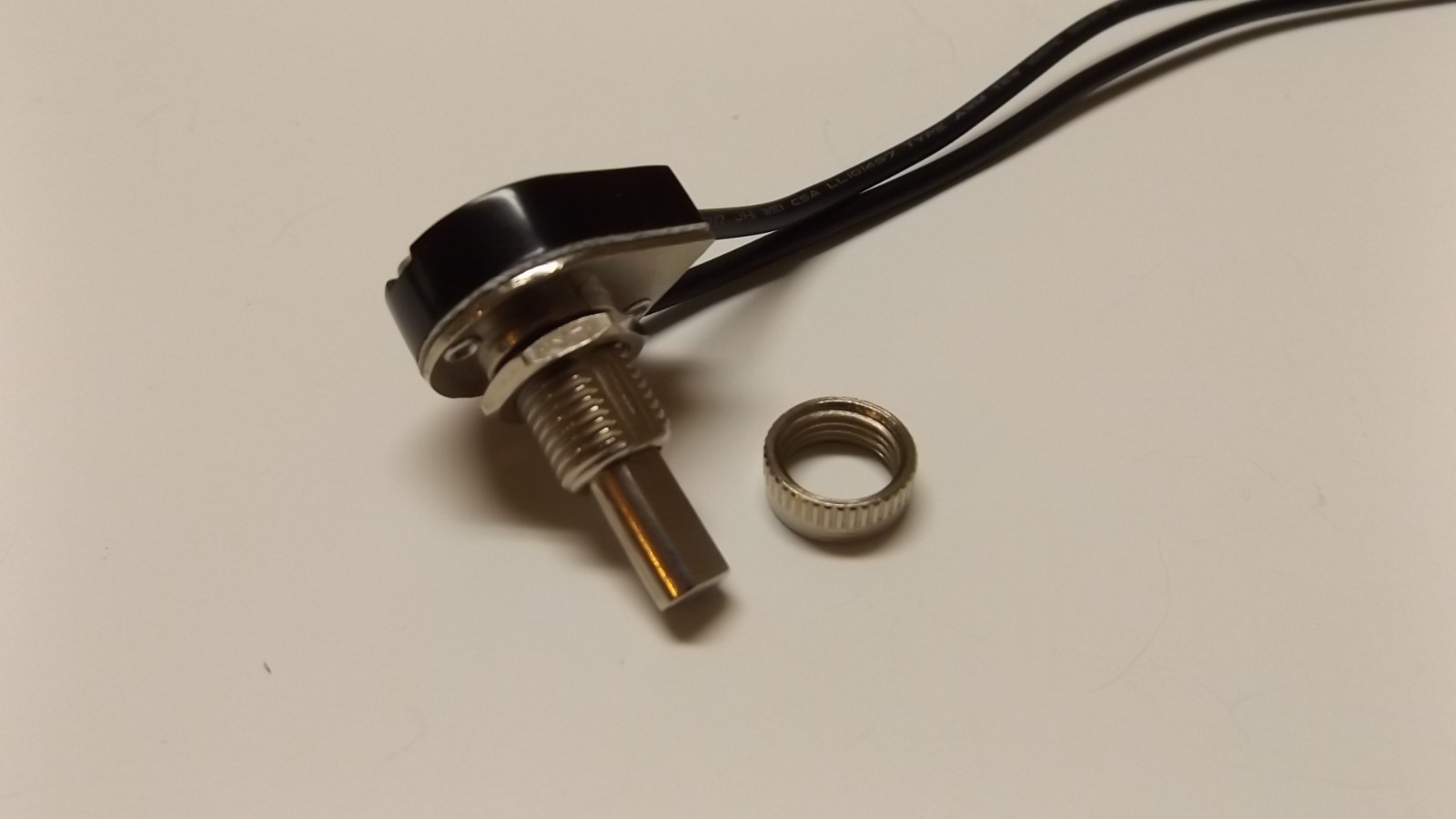 ON-OFF PUSH BUTTON NICKEL PLATED CANOPY SWITCH 3/8″ SHANK NEW 40401NJB