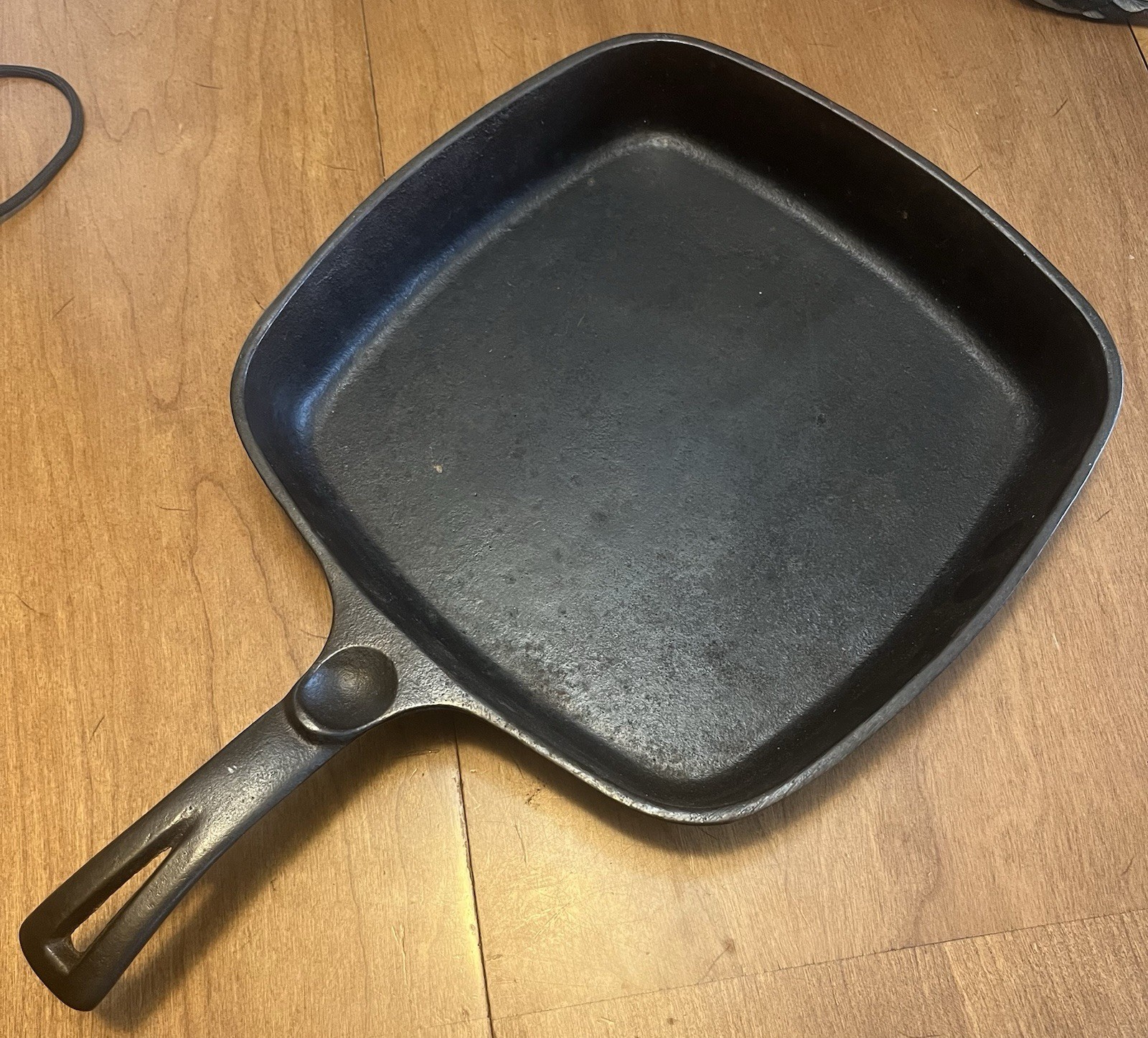 Wagner Ware – Square Skillet – Sidney O – Cast Iron – 1218C – 9.5″ in Diameter