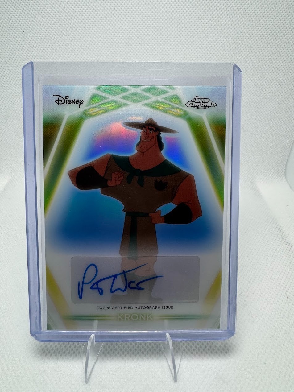 2026 Topps Disney Neon Chrome Etch Autograph Kronk Patrick Warburton CNA-PW – NM