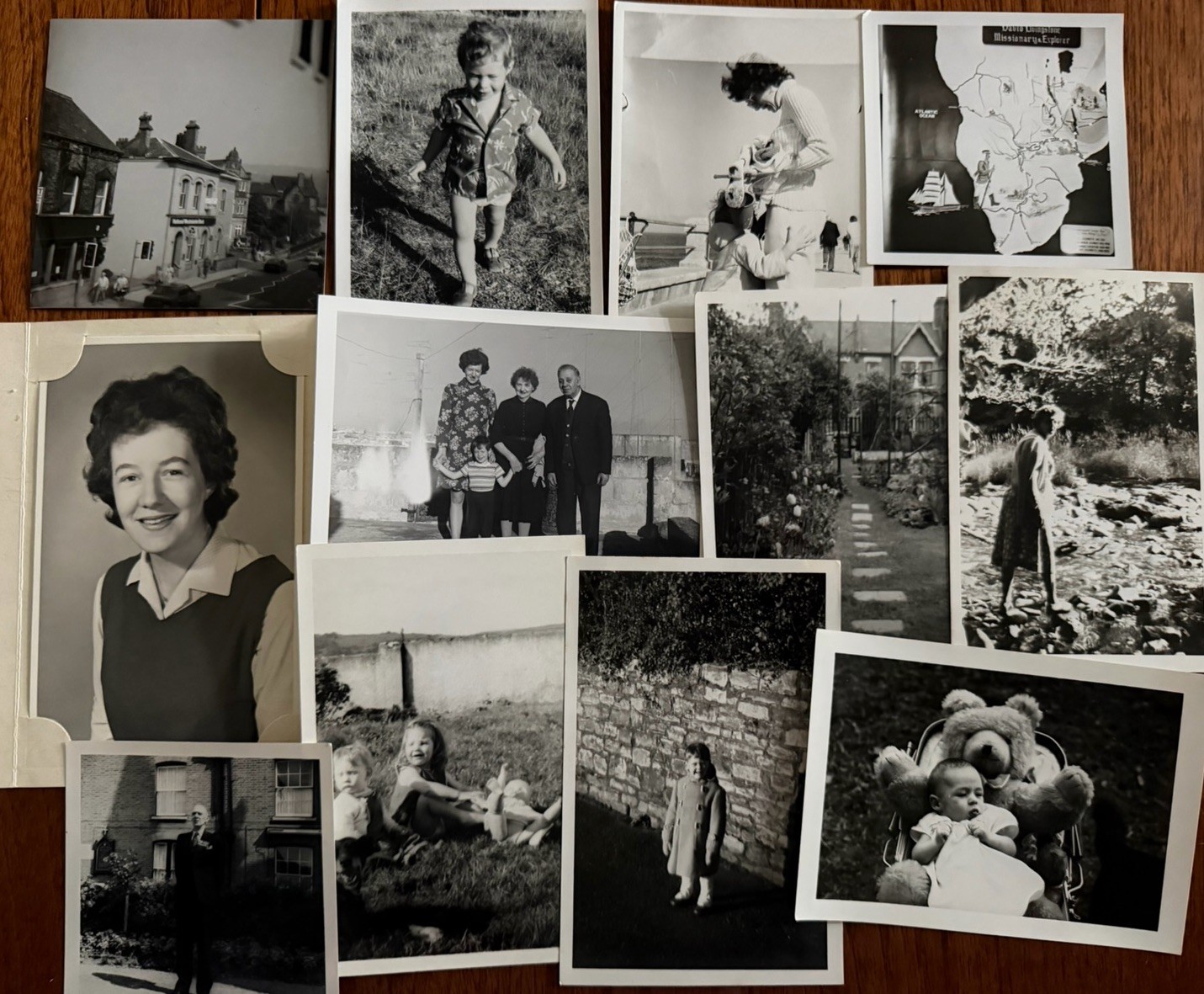 100 x Vintage Black & White Photographs 1930s-1970s Family Pictures Holidays (1)