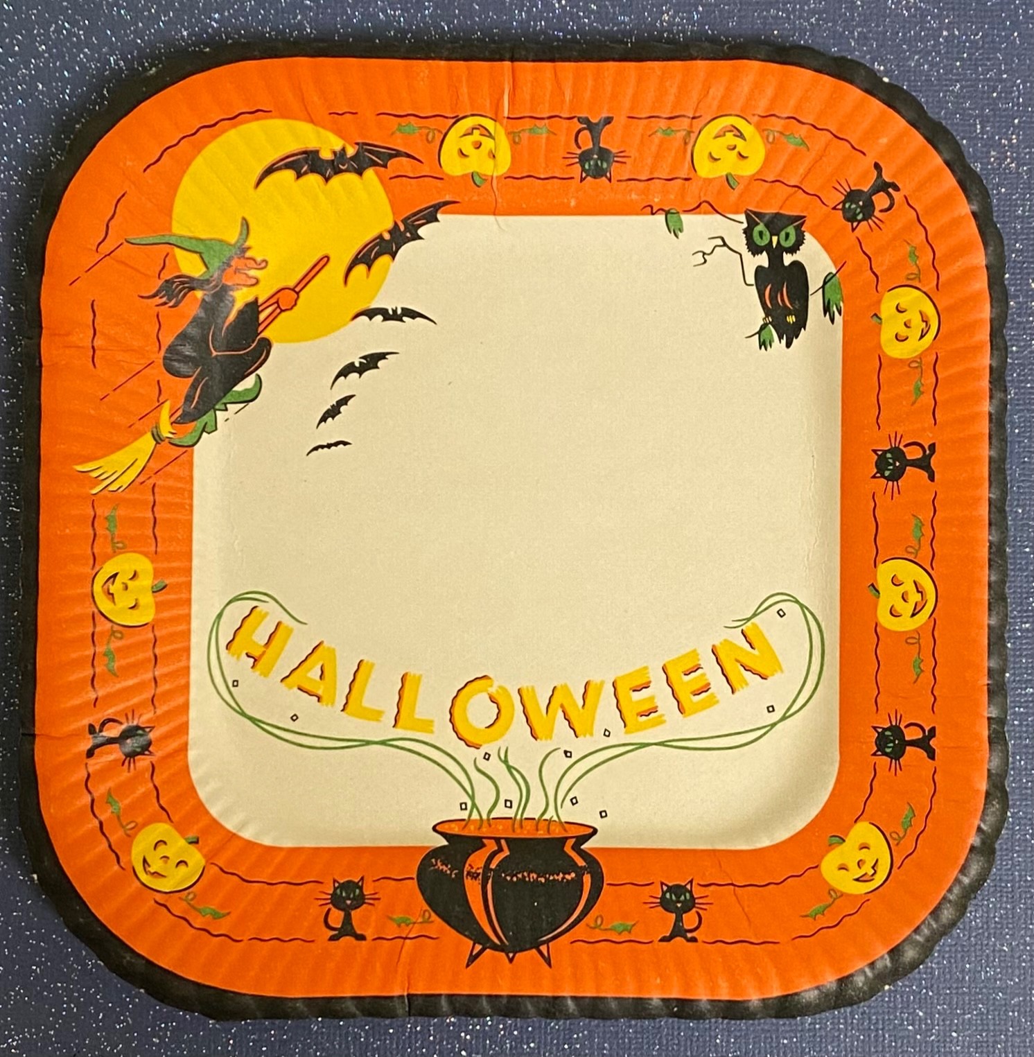 Vtg 40’s 50’s HALLOWEEN PAPER PARTY CAKE PLATE Witch Cat Owl Moon Bats 6” RARE🌜