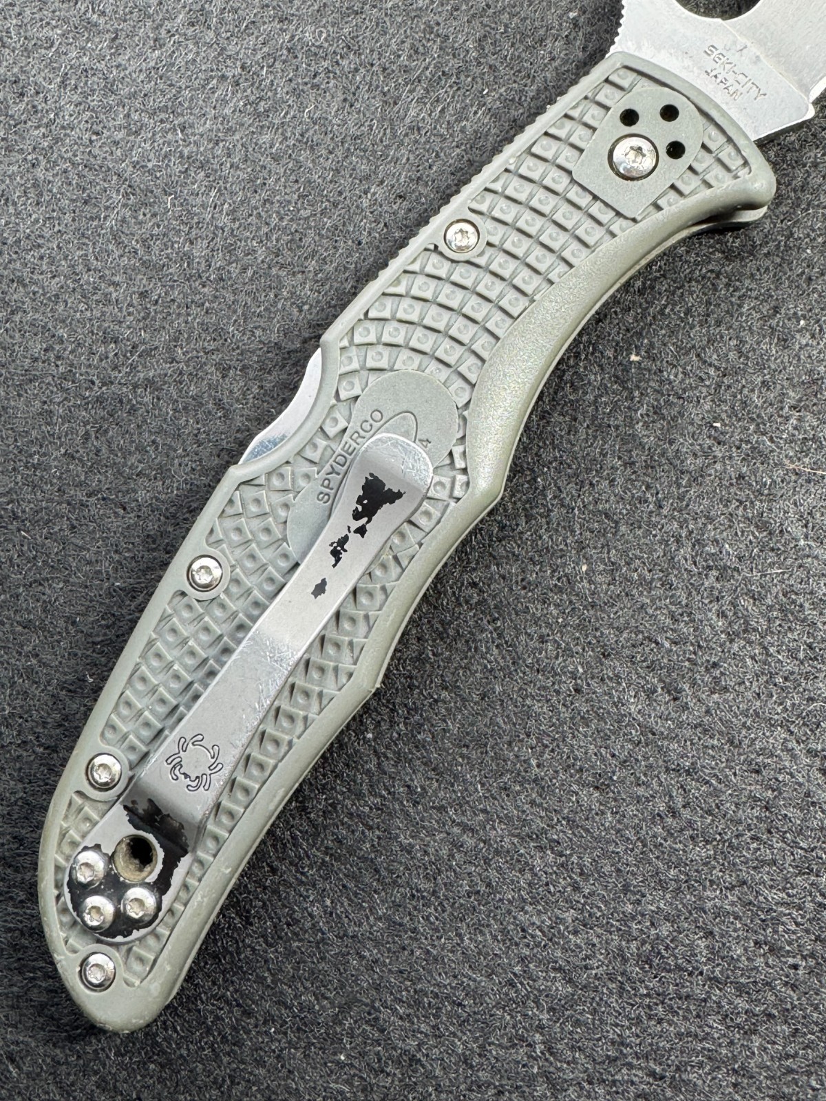 Spyderco Endura 4 Knife FRN Gray Plain Edge VG-10 Blade Seki City Japan