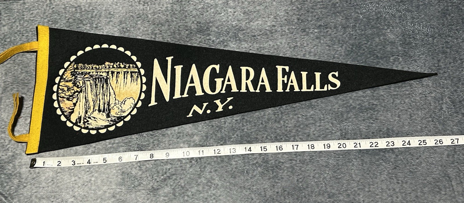 Vintage 1940’s Niagara Falls NY Collectible Souvenir Pennant Black w/Yellow Trim