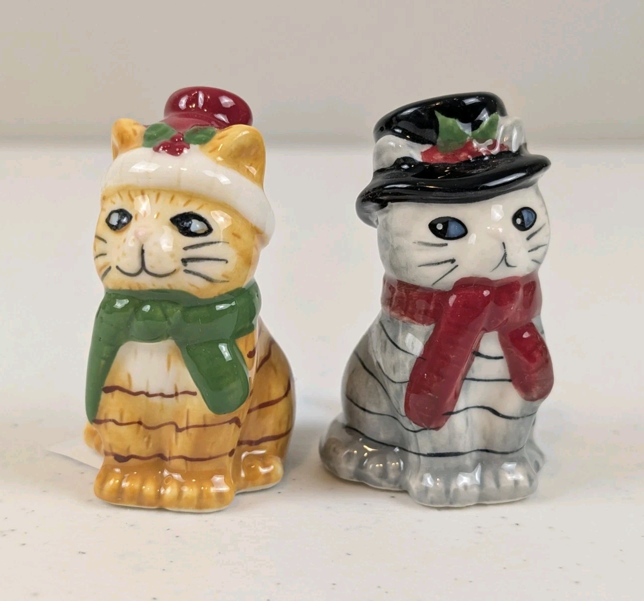 Cracker Barrel Christmas Cats Mini Salt & Pepper Shaker Set NIB