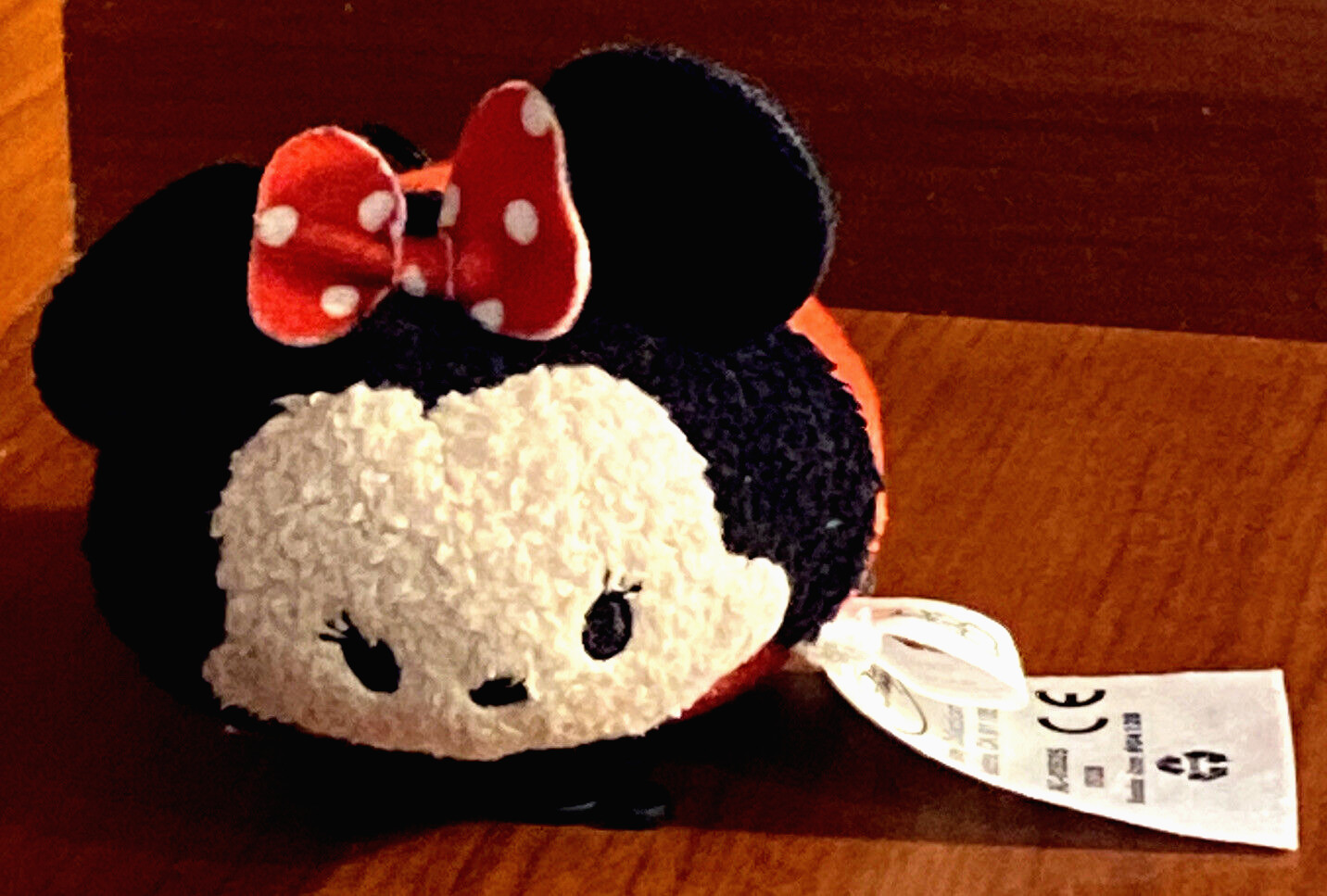DISNEY TSUM TSUM MINNIE MOUSE WITH A RED AND WHITE POLKA DOT BOW 3.5” PLUSH