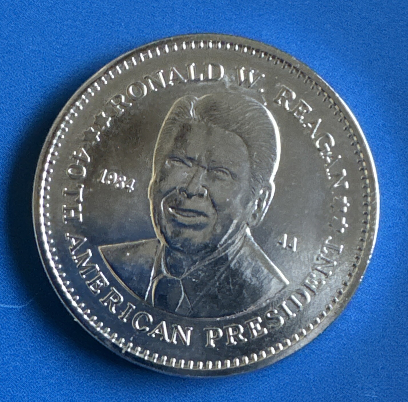2 – 1984 Ronald Reagan Presidential Commemorative Double Eagle 🦅 Metal Coin