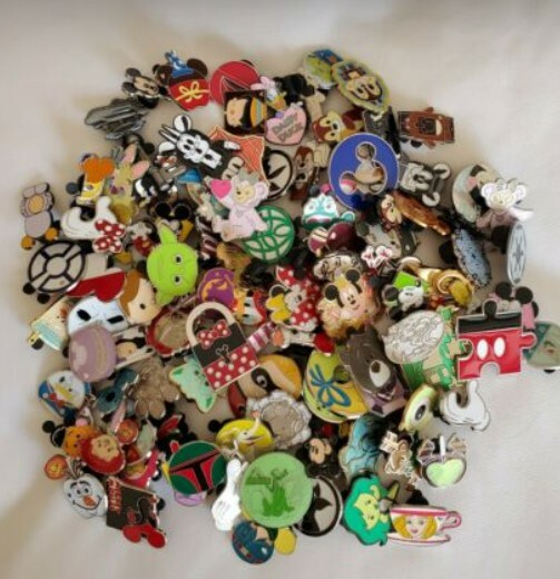 DISNEY TRADING PIN 50 LOT and FREE LANYARD OF YOUR CHOICE – Free Shipping