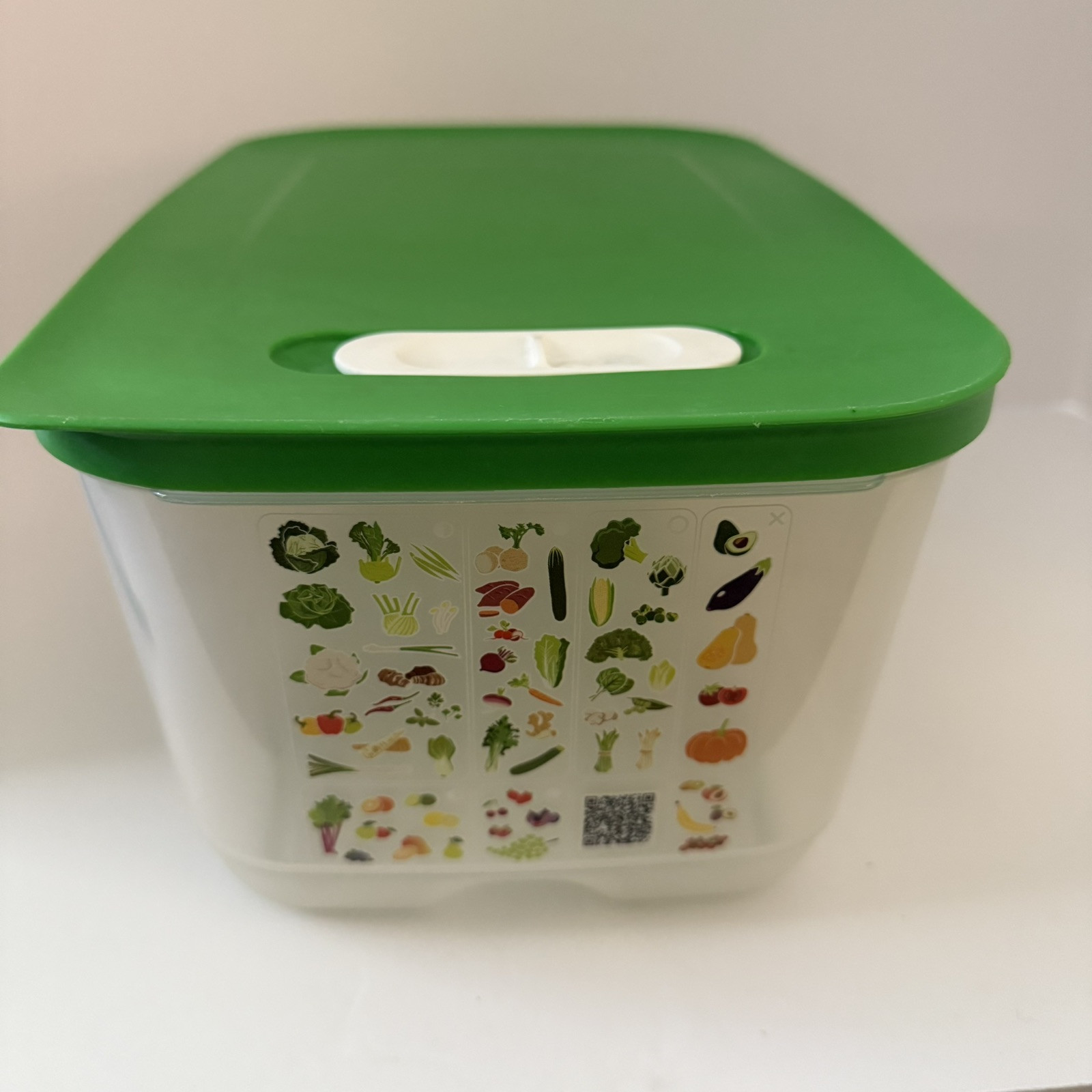 Tupperware Fridge Smart Medium Deep Produce Container Veggie Saver Keeper 1Gal