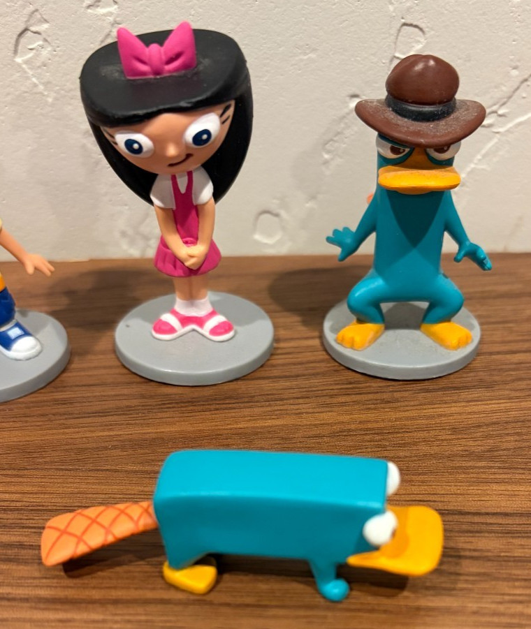 Phineas and Ferb 7 DIFF Character Action Figures Set Disney Gray Base NrMT LOOK!