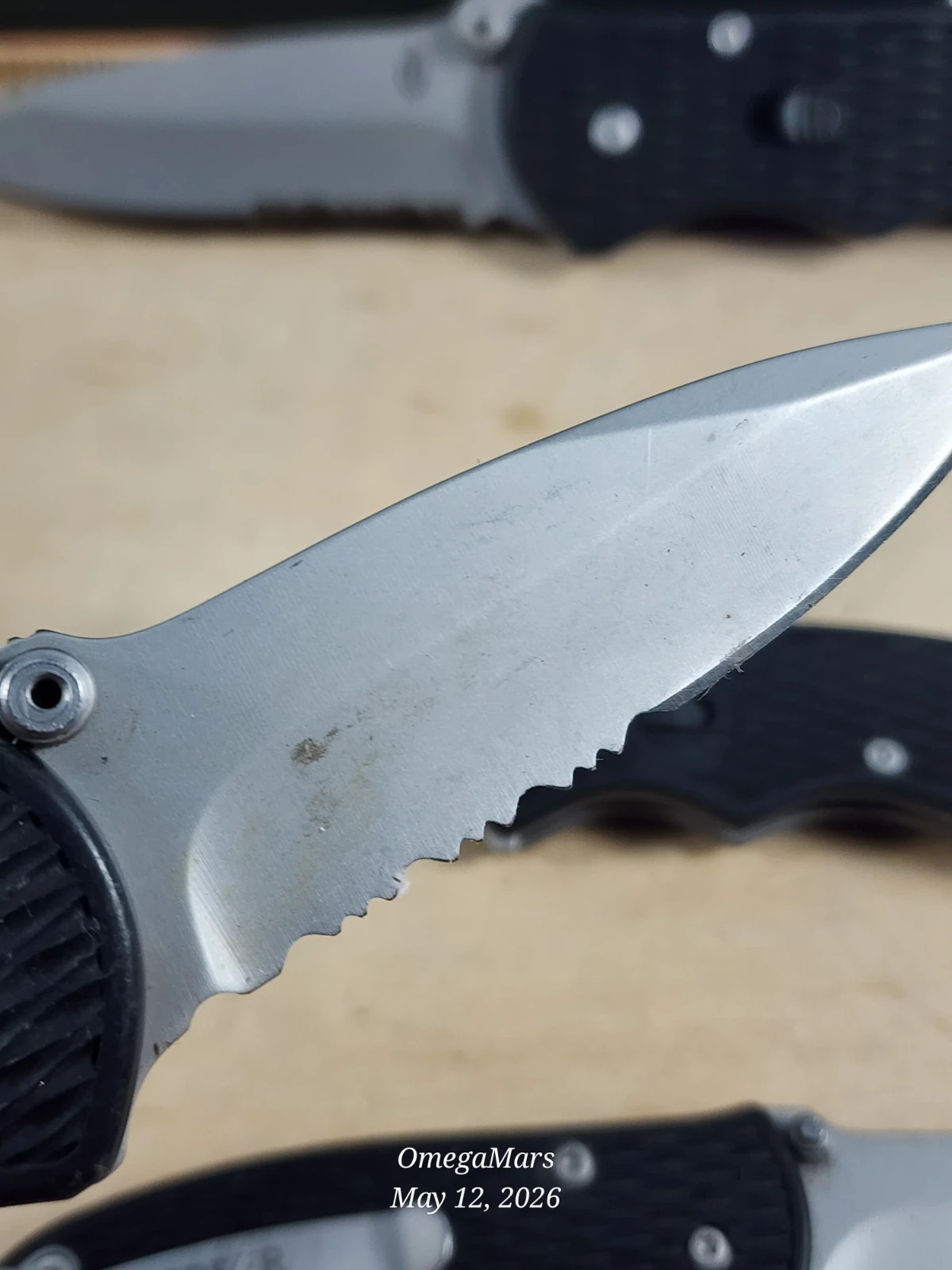 Gerber FAST Draw – Assisted Open Combo Edge Folding Pocket Knife!