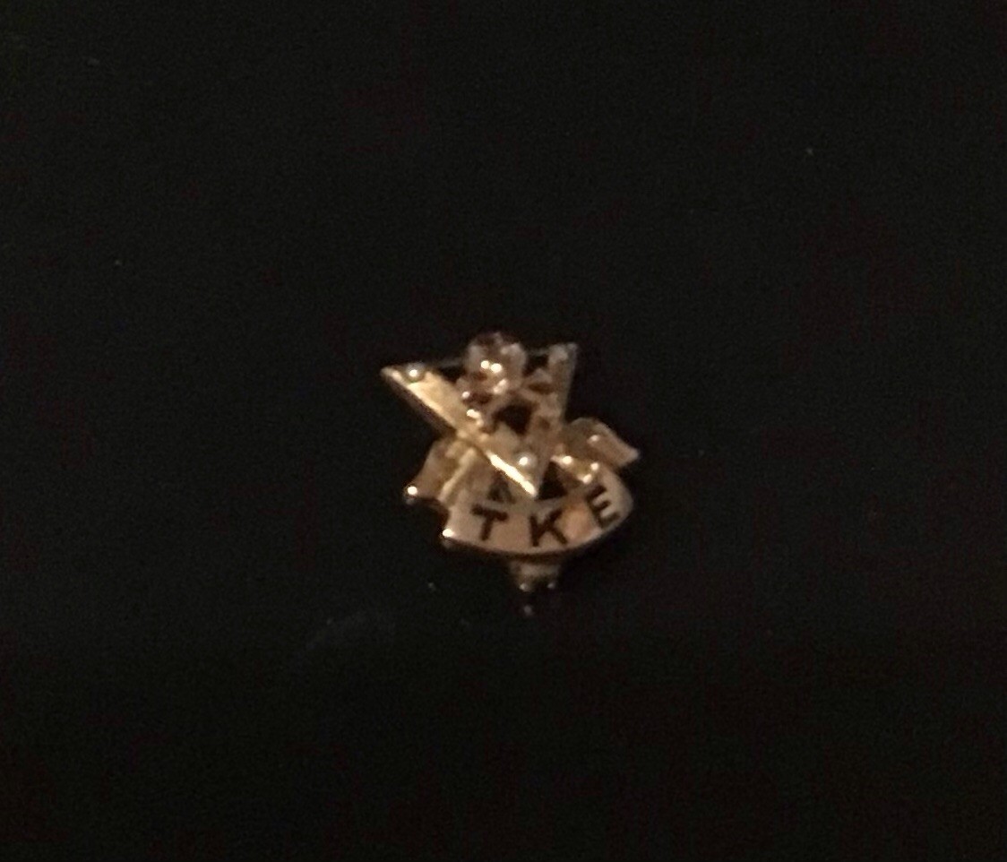 Vintage 10K Gold Tau Kappa Epsilon TKE fraternity Pin Skull & Crossbones