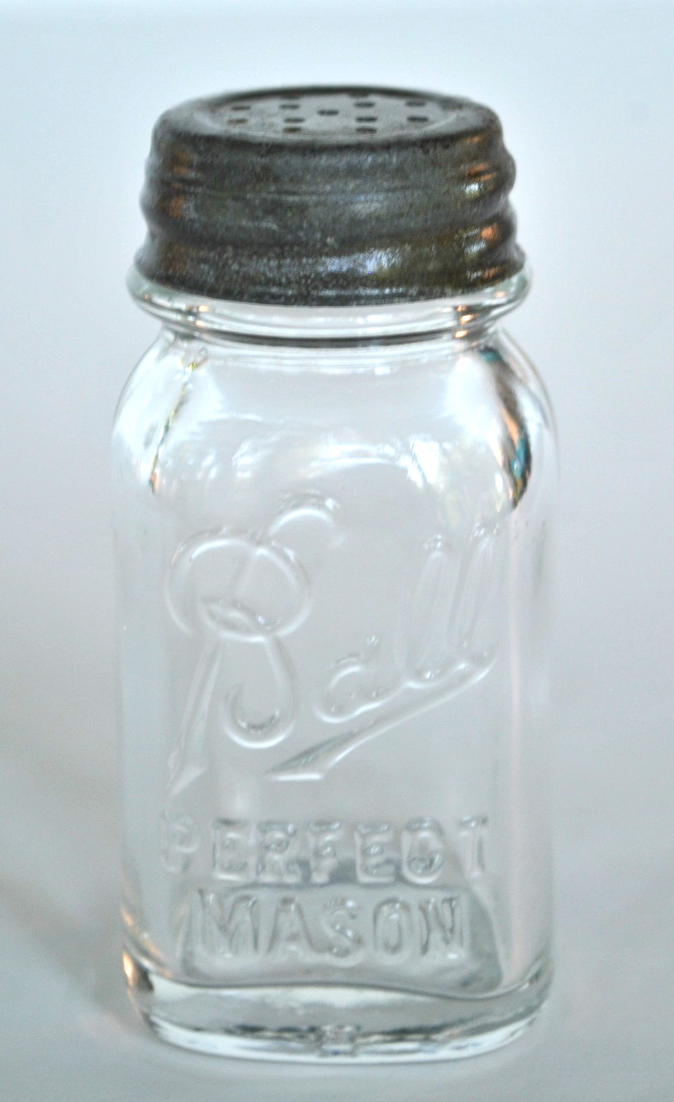 Vintage 1933~1936 BALL PERFECT MASON SALT/PEPPER SHAKER JAR w/ ORIGINAL ZINC LID