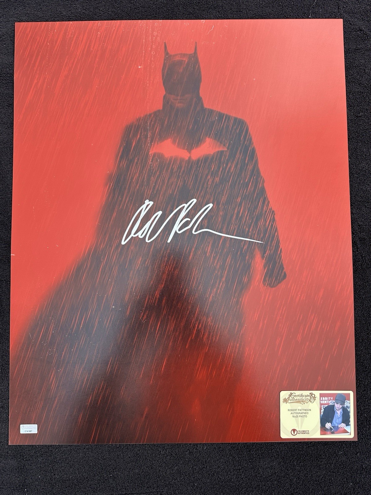 Robert Pattinson signed 16×20 “Batman” – Celebrity Authentics COA I Am Vengeance
