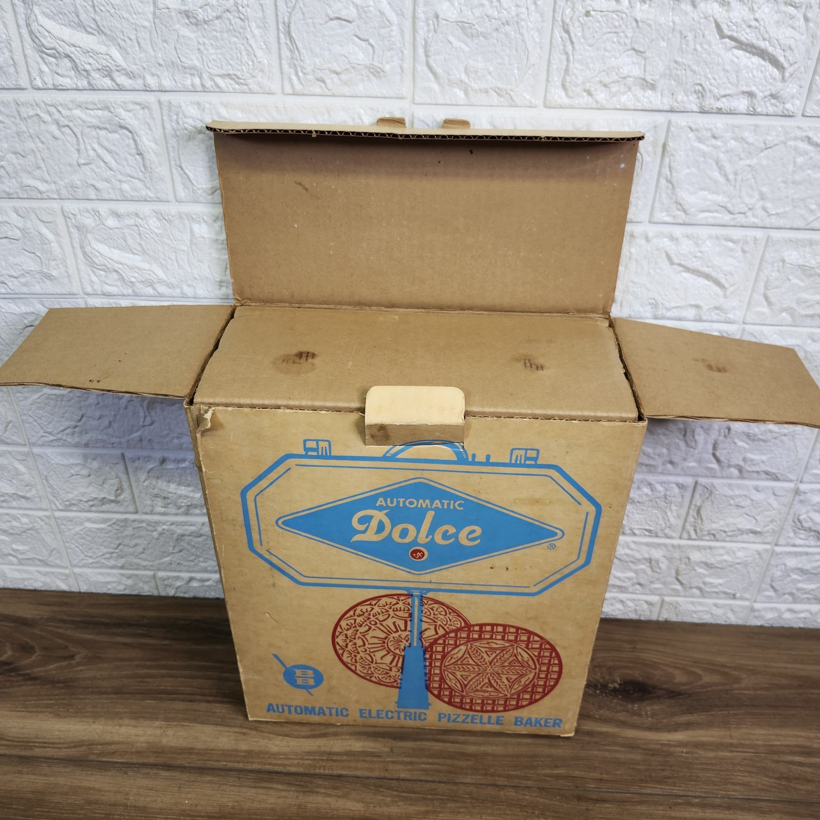 Dolce Automatic Electric Pizzelle Baker Maker Model 300-EP Box, Manual Excellent
